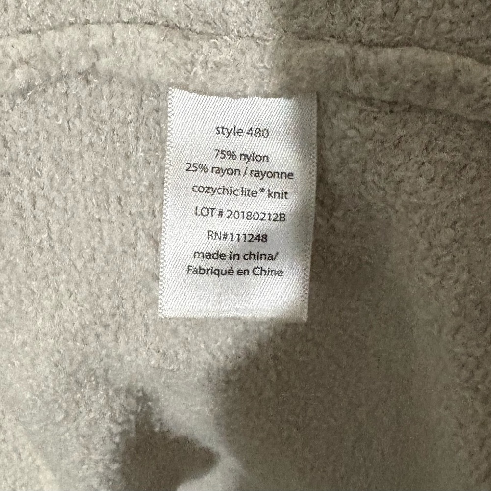Barefoot Dreams CozyChic Lite® Relaxed Hooded in Taupe - XS/S - Picture 5 of 8